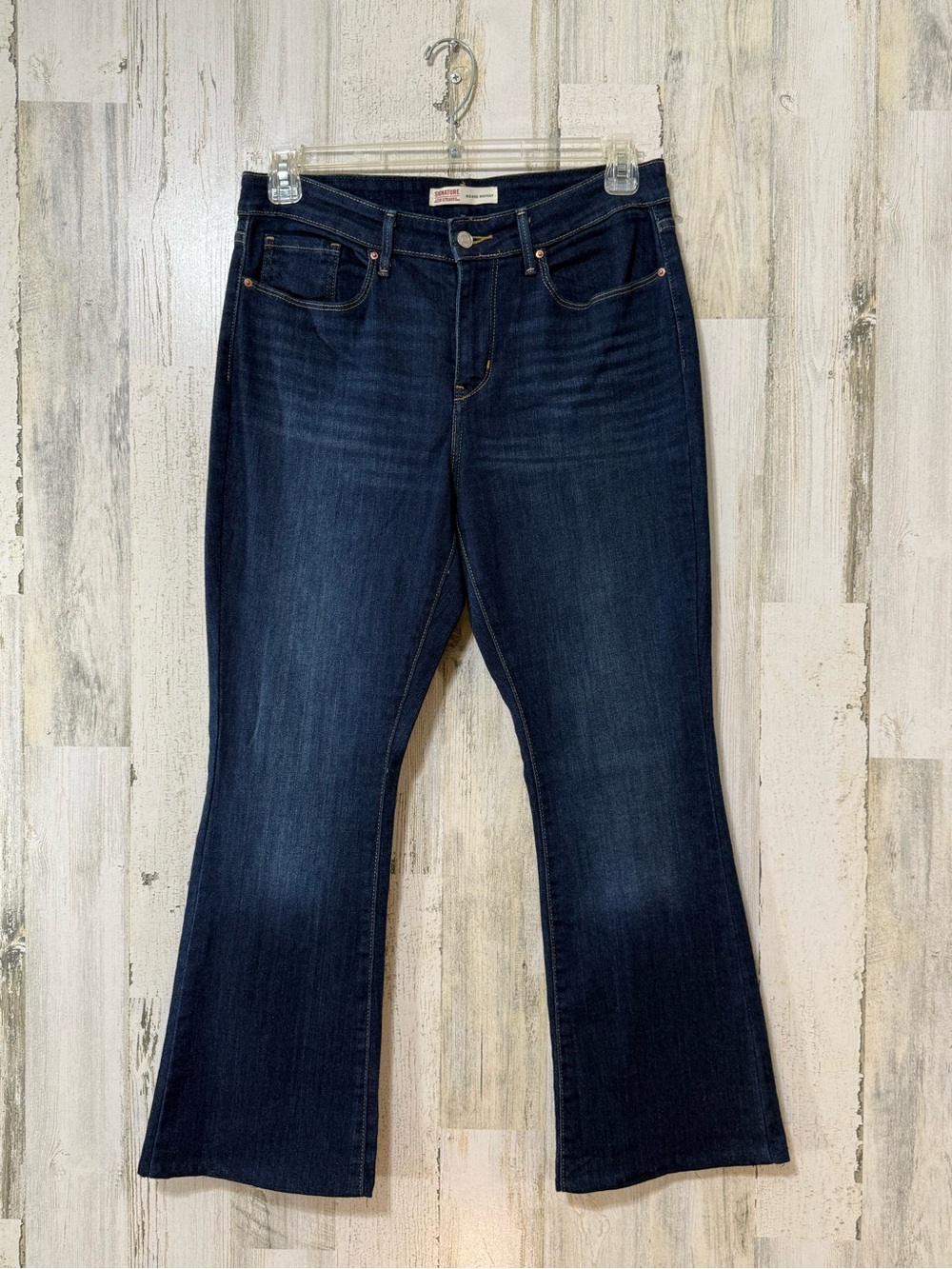 Signature by Levi Strauss Indigo Bootcut Women’s Jeans SHORT inseam 26”